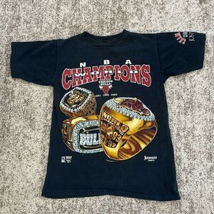 90's Chicago Bulls NBA Championship 3 Rings Tee S